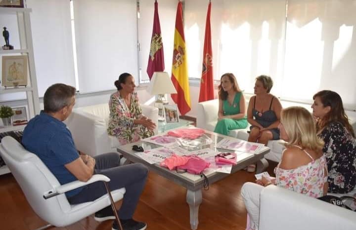 Reunión con la Alcaldesa de Ciudad Real presentación de la VIII Carrera Rosa